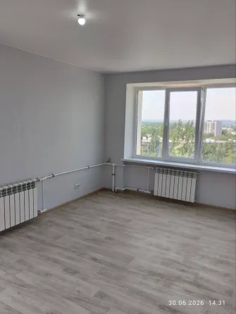 Продаётся большая 4 к квартира на Левом берегу, пр. Ленинградский с муниципальным ремонтом. Мариуполь