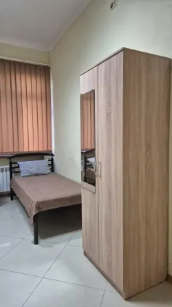 Трёхместный номер 11 с мини-холодильником и кондиционером -гостиница алмаз Донецк