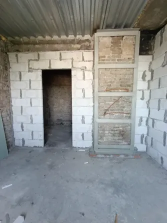 Продам 2х ком сталинку в Левобережном районе, площадь Победы Мариуполь