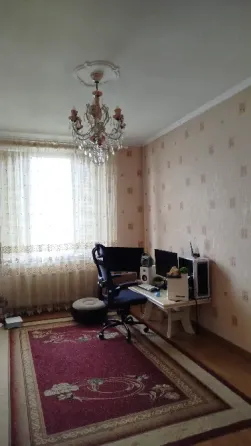 Продам крупногабаритную трёхкомнатную квартиру в центре, автономка Макеевка
