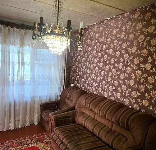 Продам 3к. малогабаритную кв-ру. Брежневка. Петровский р-н. Ориентир пл.Победы. Донецк