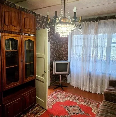 Продам 3к. малогабаритную кв-ру. Брежневка. Петровский р-н. Ориентир пл.Победы. Донецк