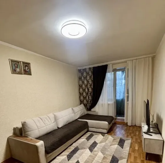 Куйбышевский район, пл. Бакинских Комиссаров. Донецк