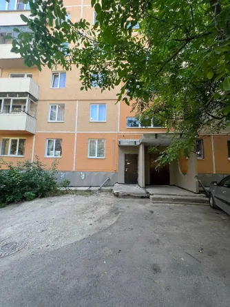 3-комнатная крупногабаритная квартира в аренду Мариуполь