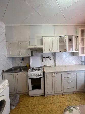 3-комнатная крупногабаритная квартира в аренду Мариуполь