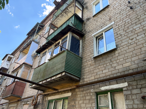 Продам 2-х комнатную квартиру в Петровском районе, Жилплощадка. 43,9 кв.м, этаж 2/4, дом кирпичный. Донецк