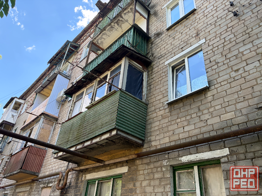 Продам 2-х комнатную квартиру в Петровском районе, Жилплощадка. 43,9 кв.м, этаж 2/4, дом кирпичный. Донецк - изображение 2