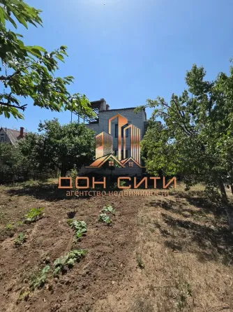 Трёхэтажная дача с участком 6 соток Донецк