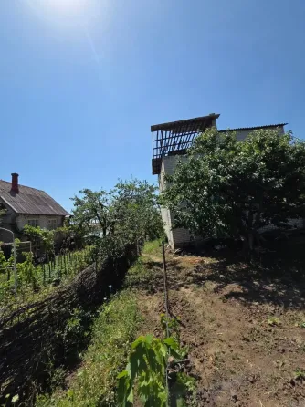 Трёхэтажная дача с участком 6 соток Донецк