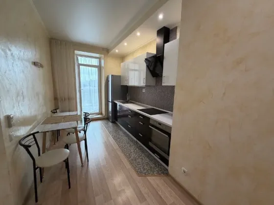 Просторная двушка с лоджией Донецк
