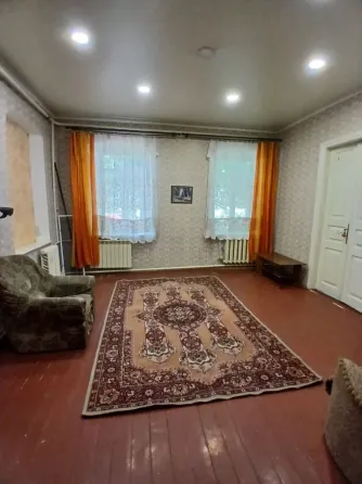 Продается 3-х комнатная квартира в одноэтажном доме в самом центре Мариуполя. Мариуполь