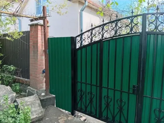 Установка заборов из профлиста в Донецке, Макеевке Донецк
