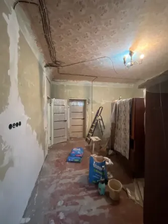 Продам 3 комнатную квартиру с частичным ремонтом Енакиево