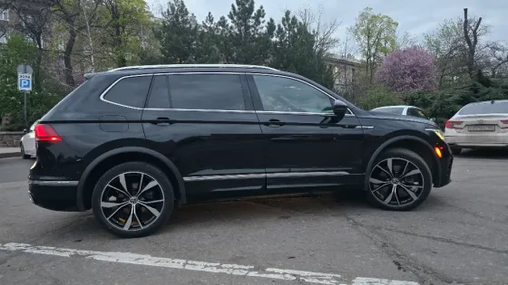 Volkswagen Tiguan Allspace SEL Premium Донецк