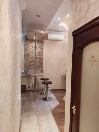 Продается 2 - х комнатная квартира, ул. Артема, ориентир библиотека им. Крупской Донецк