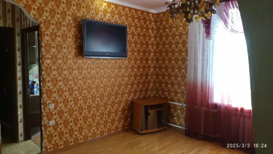 Продам 2 х ком квартиру г.Мариуполь ,Сталинка . Мариуполь