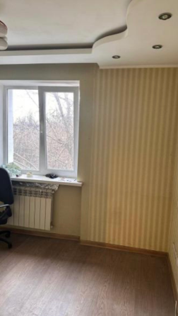 четырехкомнатная на Бирюзова Донецк
