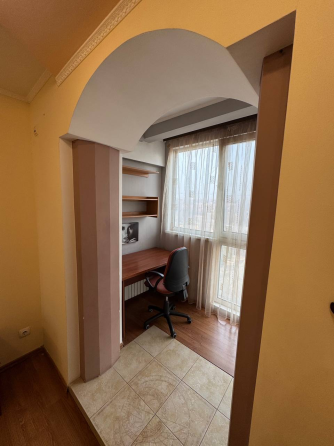 Продам 3 комн квартиру Ворошиловский район Крытый район бульвар Школьный Донецк