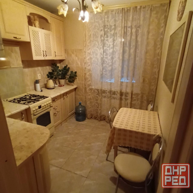 Продается 3х комнатная квартира на Красном городке, 1 этаж, сделан капитальный ремонт. Енакиево - изображение 1
