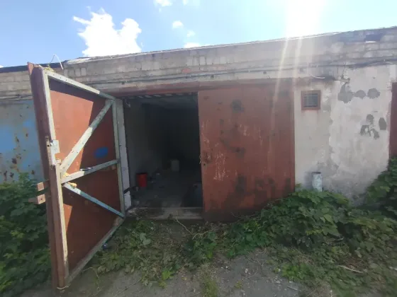 продам 2 гаража киевский район. ул. часов-ярская акск "светофор" Донецк