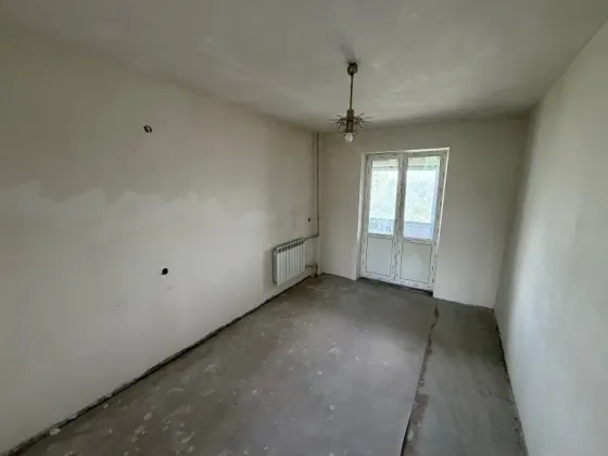 Продам 3-х ком. кв., 6/9 эт., 66 м.кв. - Макеевка-центр, мкр. Центральный Макеевка