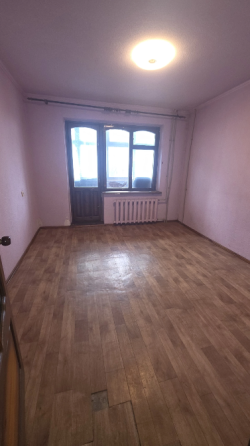 Продаётся 3к квартира г. Макеевка, Советский район, м-н Магистральный, (ориентир Универмаг) Макеевка