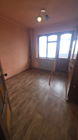 Продаётся 3к квартира г. Макеевка, Советский район, м-н Магистральный, (ориентир Универмаг) Макеевка