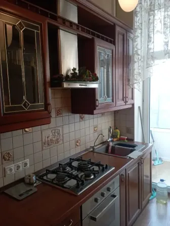 Продам 3 комнатную Сталинку в центре Донецк