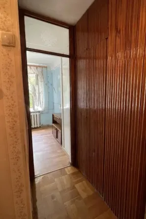 Продается 2-комнатная квартира в центре Калининского района Донецк