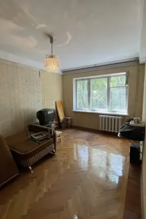 Продается 2-комнатная квартира в центре Калининского района Донецк