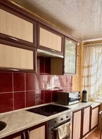 Сдается 3 к кв-ра г Мариуполь,Центр , ор-р "Академия полиции". Мариуполь