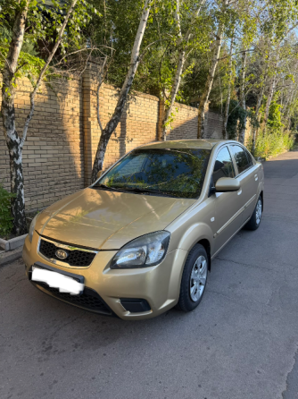 Продажа Kia Rio 1.4 механика 2009год Донецк
