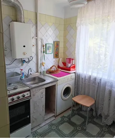 Продам 2х ком. кв-ру на б.Школьном Донецк