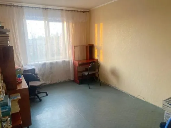 Продам 3х ком. 68 м кв. не угловую кв-ру на Майском рынке Донецк