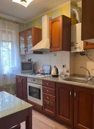 Продам 3х ком. кв-ру возле детской областной больницы Донецк