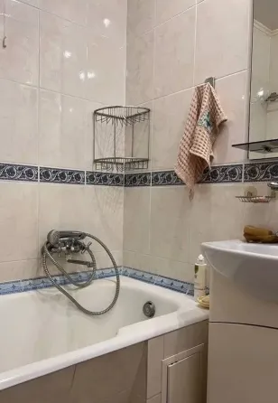 Продам 3х ком. кв-ру возле детской областной больницы Донецк