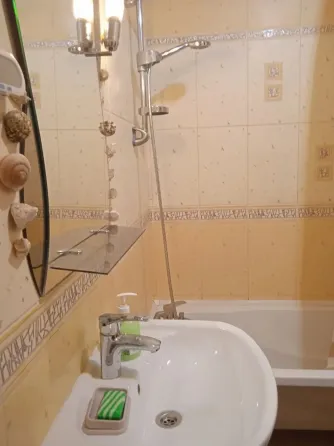 Сдам посуточно 2-х комнатную квартиру,Ленинский район,Вода 24/7 Донецк