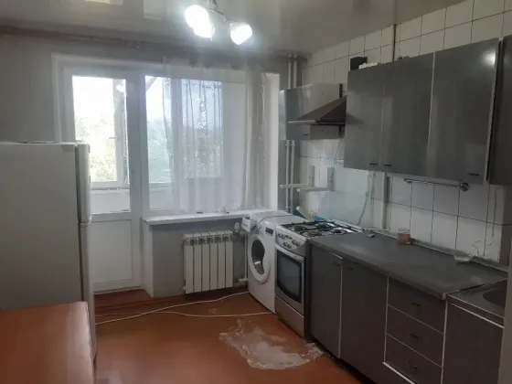 Сдам 4х к.кв-ру в Центре 4/9 Мариуполь