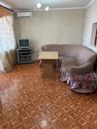 Сдам 3к кв на 25 лет ркка Донецк