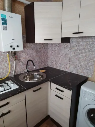 продам 3 к.кв. киевский р. сити 3200 мил р. Донецк