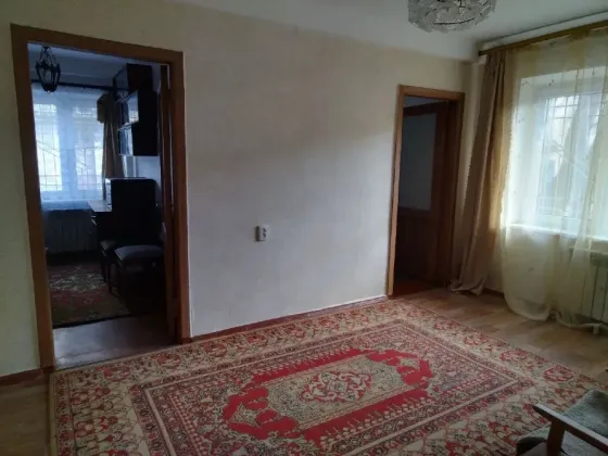 продам 3 к.кв. киевский р. сити 3200 мил р. Донецк