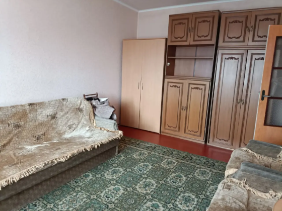 1к.кв. Обл. Гаи, ул. Ходаковского 2/9 , 36/18/9 кв.м., холл Донецк