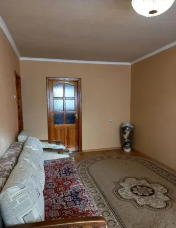 Продам 2х ком кв-ру на пл.Ленина Донецк