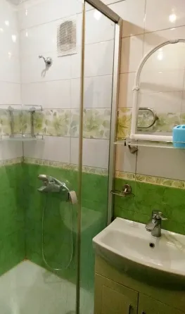 Продам 2х ком кв-ру на пл.Ленина Донецк