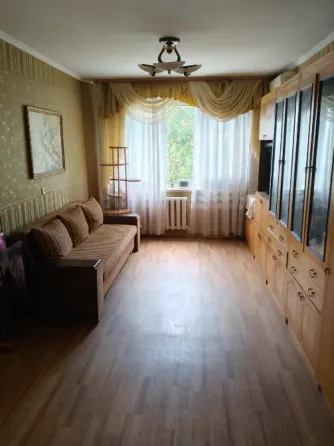 3-к.кв., 60 кв.м., 2+1, 4/9, кухня 10 кв.м., большая прихожая и лоджия. Туполева, 1 Донецк