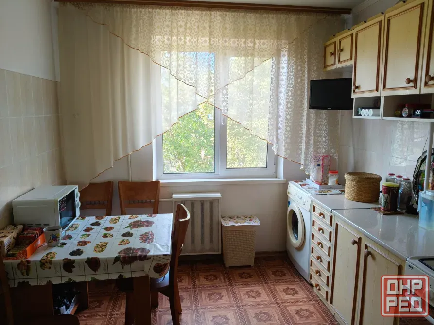 3-к.кв., 60 кв.м., 2+1, 4/9, кухня 10 кв.м., большая прихожая и лоджия. Туполева, 1 Донецк - изображение 2