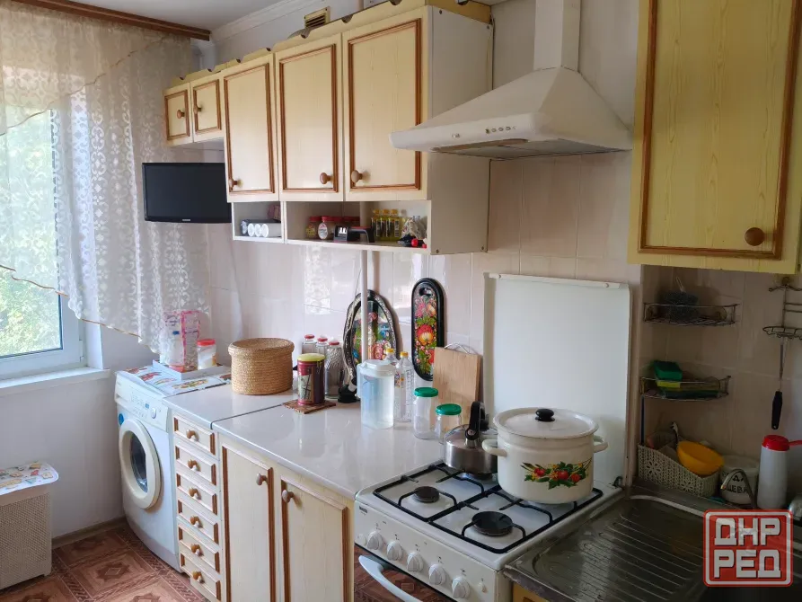 3-к.кв., 60 кв.м., 2+1, 4/9, кухня 10 кв.м., большая прихожая и лоджия. Туполева, 1 Донецк - изображение 1