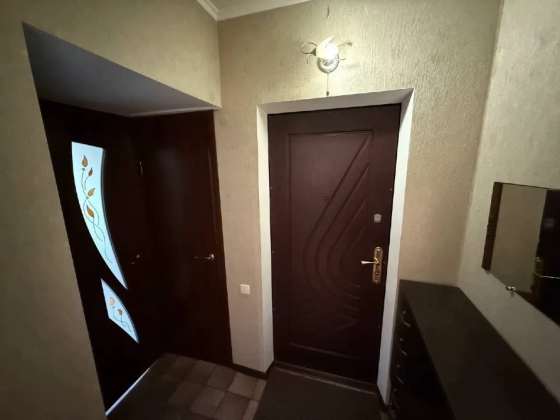 Продам 3 ком. кв., 6/9 эт, 65 м.кв. - Макеевка, пл. Грибиниченко Макеевка