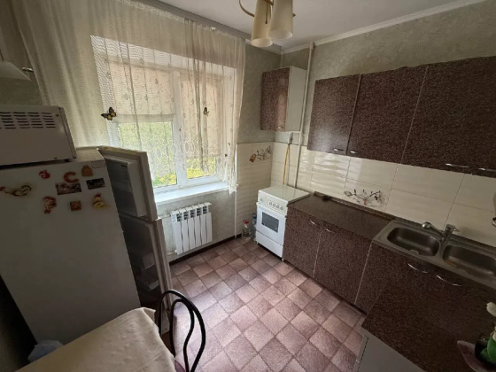 Продам 3 ком. кв., 6/9 эт, 65 м.кв. - Макеевка, пл. Грибиниченко Макеевка