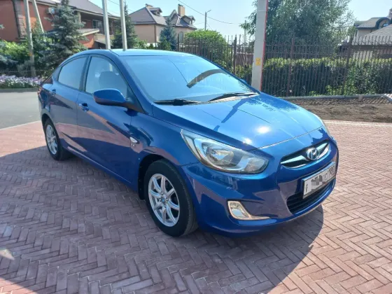 Продам Hyundai Solaris в отличном состоянии 2011 год 1.6 механика Донецк